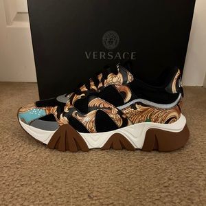 Versace lace-up sneakers. Made in Italy.  size 44. Brand new with original box